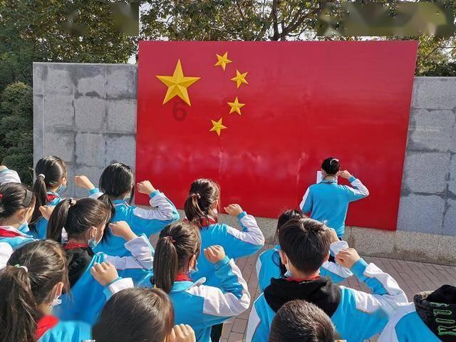 励志榜样!住7㎡铁皮小屋,从小捡废品的鞋匠女儿,夺得奥运冠军